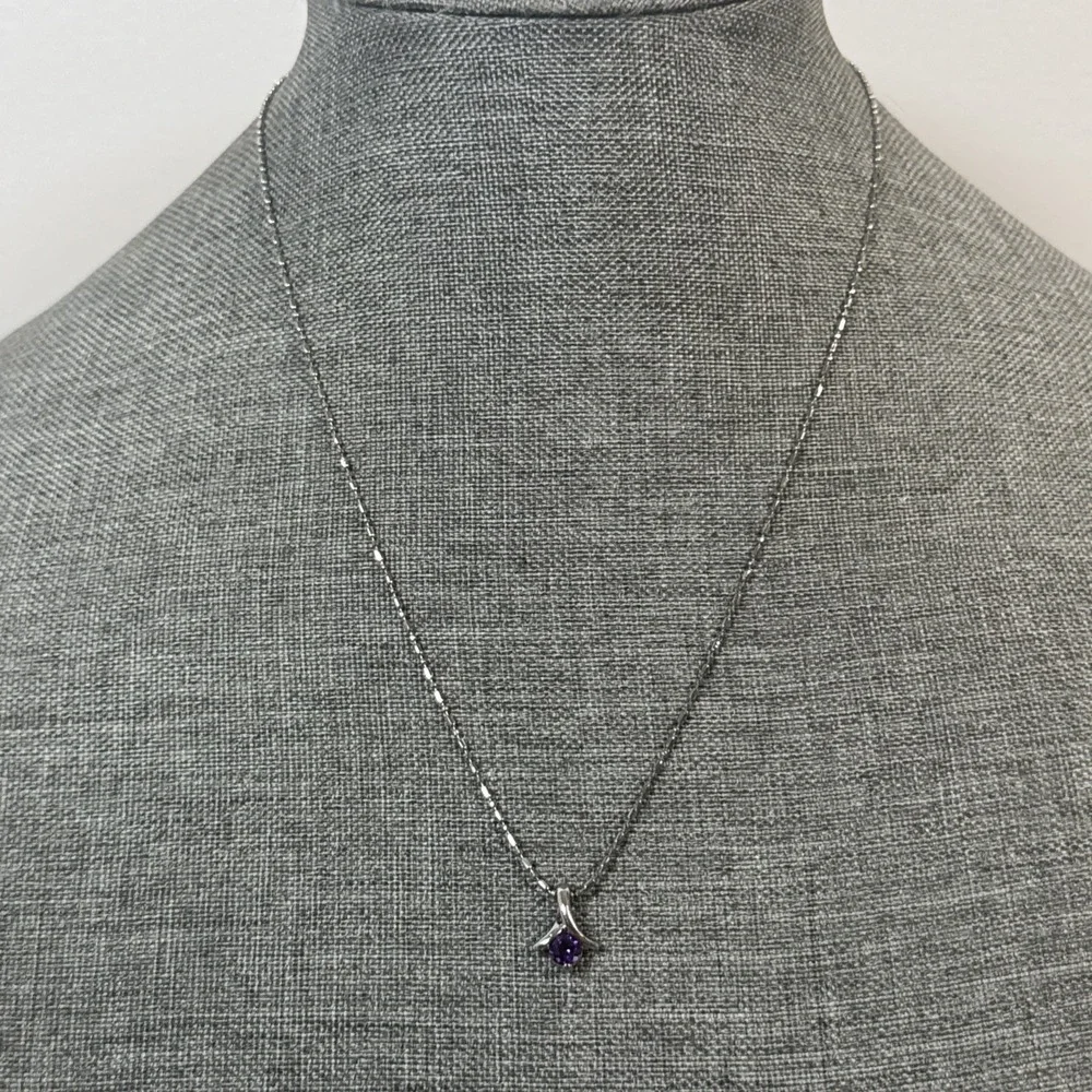 Round Amethyst Ribbon pendant necklace silver tone 19